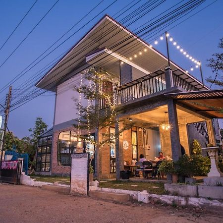 Ostello Yoji House And Cafe Ban Wiang Esterno foto